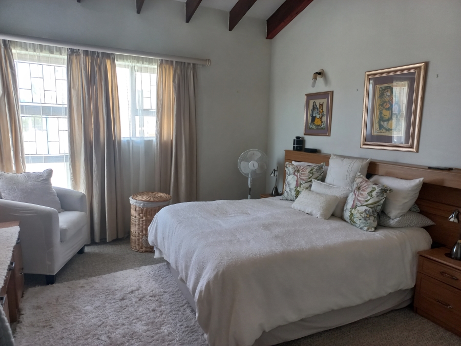To Let 3 Bedroom Property for Rent in Wavecrest Eastern Cape